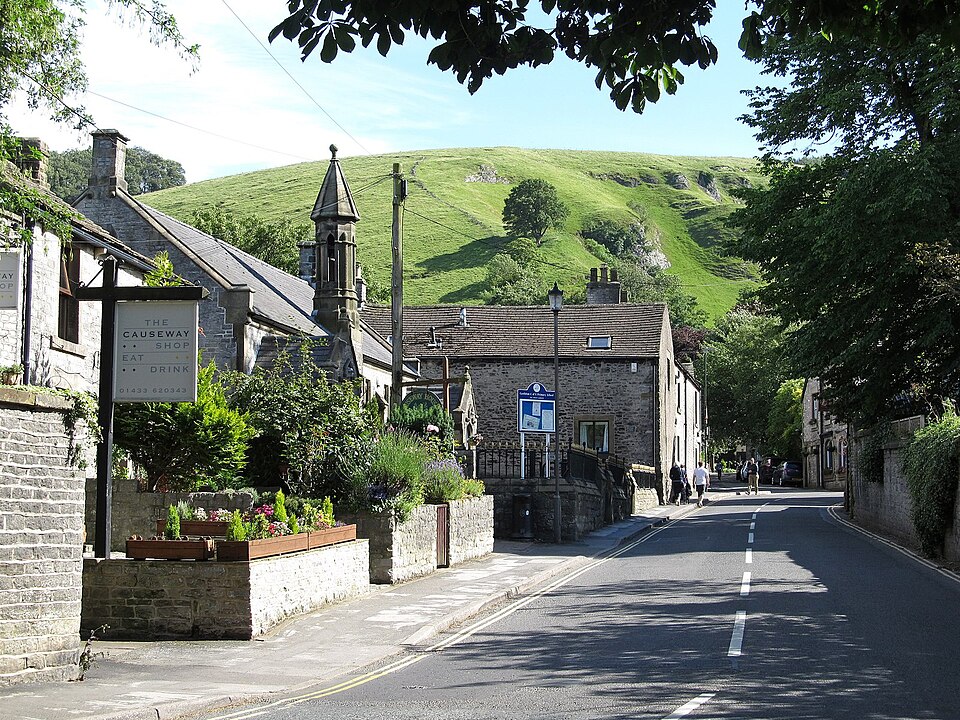 Castleton-Back Street - geograph.org.uk - 5469251
